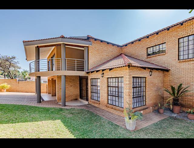 4 BEDROOM FREEHOLD FOR SALE IN MONTANA PARK